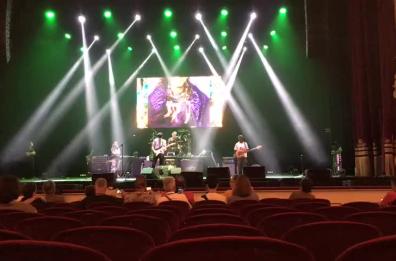Sold out per Steve Vai a Bari: il dio della chitarra acclamato dai fan