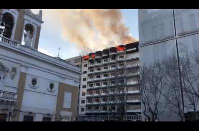 Taranto, attico divorato dalle fiamme in piazza Giovanni XXIII: muore 83enne invalida, si indaga sulle cause