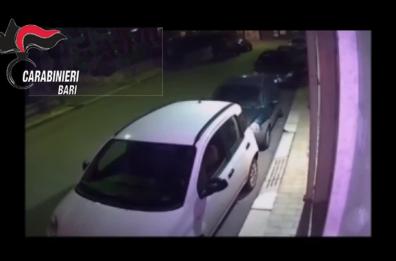 Rapinatore in sala giochi
con mazza da baseball: preso