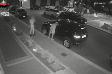 San Severo, rubavano le auto e  postavano i video coi soldi su Tik Tok: arrestati