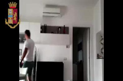 Fuggì dopo rapina a Carbonara a Ferragosto, le telecamere lo incastrano VD