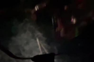 L'elicottero necessario per salvare i turisti al largo di San Foca: il video