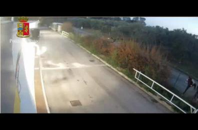 Bari, rapinatori violenti
assaltano stazioni di servizio