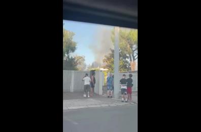 Bari, incendio in corso Alcide De Gasperi: il fumo si vede da chilometri