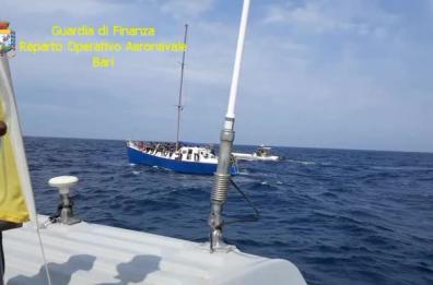 Migranti sbarcati a Otranto
arrestati skipper ucraini