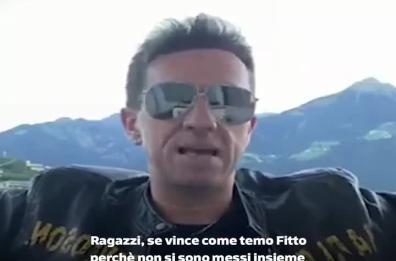 Regionali Puglia, Scanzi in un video chiede ai 5s voto pro Emiliano: Laricchia lo bacchetta 