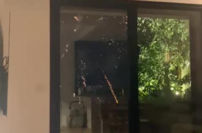 Bari, i fuochi di artificio in via Mazzitelli: sembra Natale