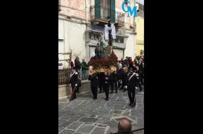 Canosa, oggi è il giorno della «Desolata»: la suggestiva processione incanta la città