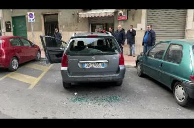 Taranto, danneggiata l'auto di ex consigliere comunale: indaga la polizia