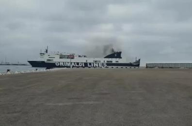 Brindisi, la Florencia attracca in porto: nessun naufrago a bordo - IL VIDEO -