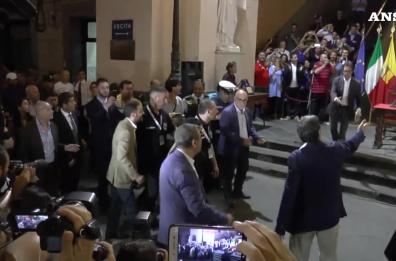 Maradona, ecco il suo ultimo abbraccio a Napoli: «Nessun popolo mi ha amato così»