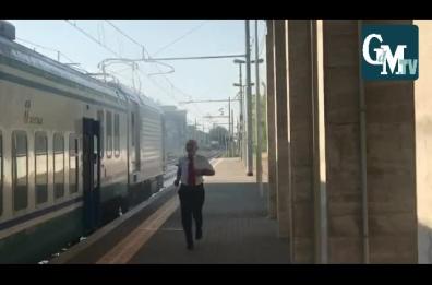 Paura sul treno Bari-Lecce, fumo dalla carrozza: colpa di un guasto ai freni