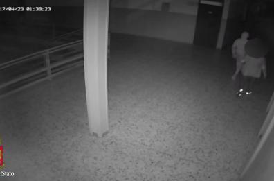 Taranto, la devastazione
dei vandali nella scuola