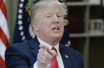 Slogan e fanfaronate, l’incorreggibile obbligo del discorso politico