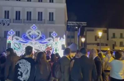 Bari, inaugurato il Villaggio delle Regioni: bagno di folla tra luminarie, musica e degustazioni