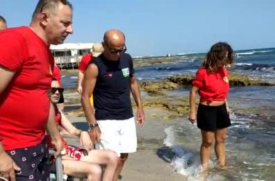Lecce, «Il mare per tutti» per superare la disabilità