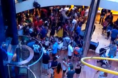 Costa crociere, ritardo ad Atene salta la tappa di Corfù: scoppia la protesta a bordo