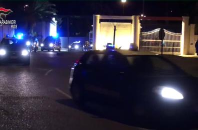 Taranto, soldi e posti di lavoro per far votare gli amici del clan