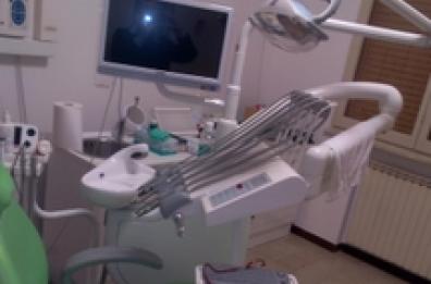 Condannato falso dentista
fu scoperto da «Striscia»