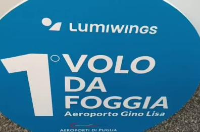 Foggia, ecco il decollo del primo volo dall'aeroporto Gino Lisa