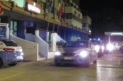 Cerignola, colpo alla banda che assaltava portavalori anche incendiando altre auto: 17 arresti