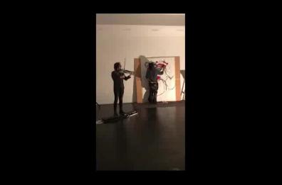 Come nasce un dipinto: a Lecce l'incanto della performance di action painting