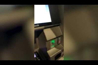 In Puglia il self service di benzina parla in dialetto tarantino: il video è virale