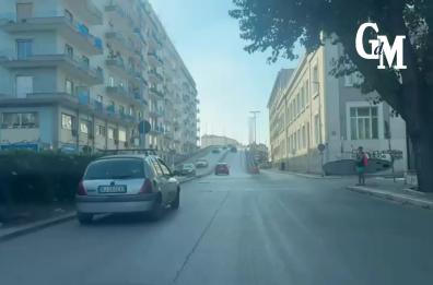 Bari, ecco com'è il ponte Garibaldi dopo l'ordinanza: meno corsie, chiuso ai mezzi pesanti VIDEO