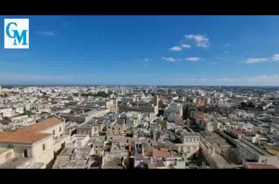 Sul campanile del Duomo di Lecce in ascensore