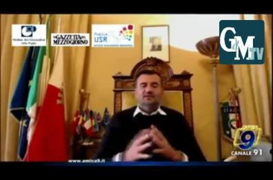 Ecco come usare la mascherina: il tutorial di Antonio Decaro 