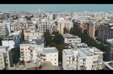 Covid 19, Bari vista dall'alto con il drone: la Pasqua in lockdown è da brividi