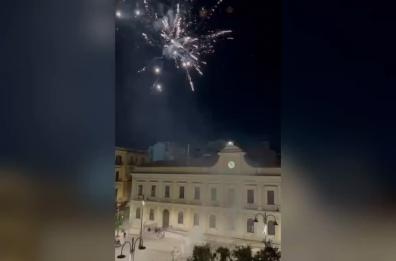 Bari, ancora fuochi d'artificio molesti di notte: non c'è pace per i residenti a piazza Risorgimento