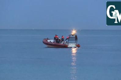 Bari, Efe Murat prende il largo: liberato il lungomare dal mercantile turco
