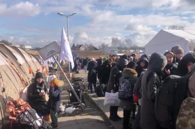 E' partito il bus dal confine polacco con i profughi ucraini, attesi per domani sera a Troia