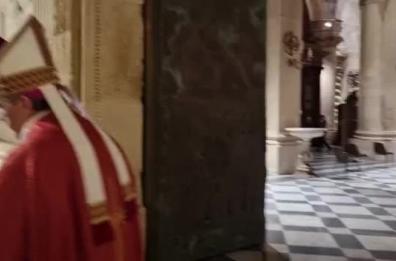 Festa di Sant'Oronzo, a Lecce viene chiusa la Porta Santa