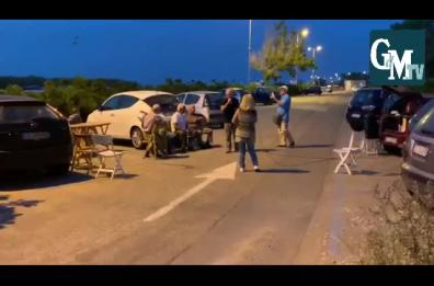 Bari, anziani e karaoke: così ci si diverte a Pane e Pomodoro