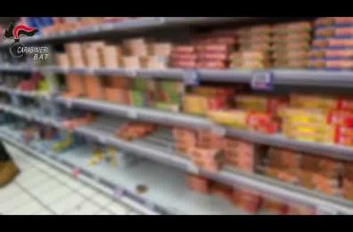 Bisceglie, rapina supermercati minacciando gestori con una siringa piena di liquido rosso: in manette 54enne