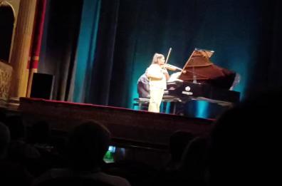 A soli 11 anni, già sul palcoscenico della Camerata Musicale Salentina: lo show di Sveva