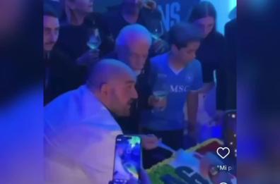 Luigi de Laurentiis, il presidente del Bari festeggia accanto al papà Aurelio scudetto del Napoli e compleanno