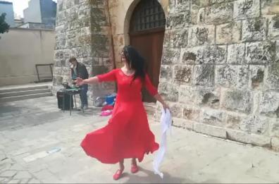 «Pasquetta e zampina», a Sammichele il vento non ferma la giornata tra danza e buon cibo