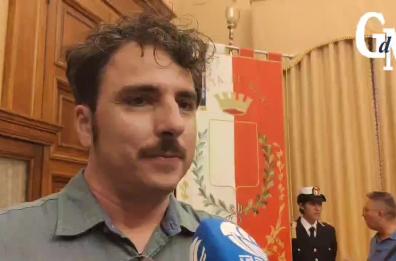 Mario Desiati, le Chiavi della città a 33 anni dallo sbarco della Vlora: «Adesso sono di Bari anche io»