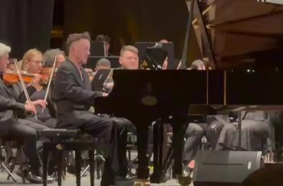 Dardust, il &laquo;mago&raquo; del pianoforte: al Teatro Orfeo una notte sospesa tra classica, elettronica e incanto