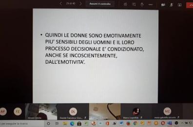 Bari, Prof universitario offende e discrimina le donne: sospeso