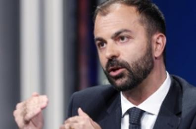 Scuola, il ministro Fioramonti in visita a Taranto