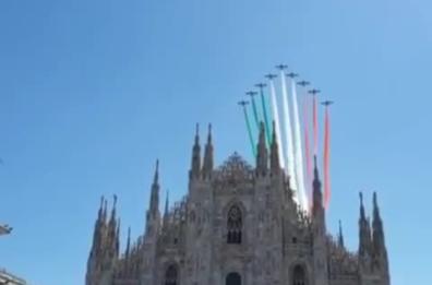 Elisabetta Canalis, Frecce Tricolori sopra la mia Milano