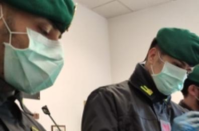 Sequestrate a Treviso oltre 450mila mascherine taroccate destinate a Bari: la metà erano per i bimbi