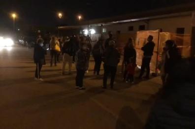 Bari, al Di Venere una sola infermiera per tamponi a 80 alunni. L'ospedale: «Molti senza prenotazione» Bari, al Di Venere una sola infermiera per tamponi a 80 alunni. L'ospedale: «Molti senza prenotazione»