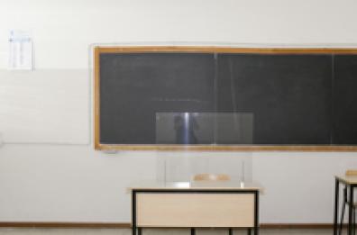 Covid 19 a Molfetta, docente e alunno positivi: 3 classi in isolamento 