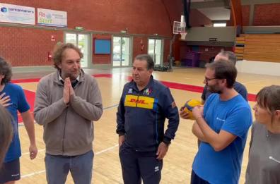 Il campione di Pallavolo Fefè De Giorgi «allena» Pugliapromozione al Cus di Bari