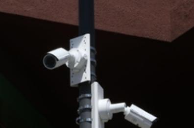 Puglia, cinque milioni per dotare le Rsa di videocamere: «Ma nessuno sa come accedere ai fondi»